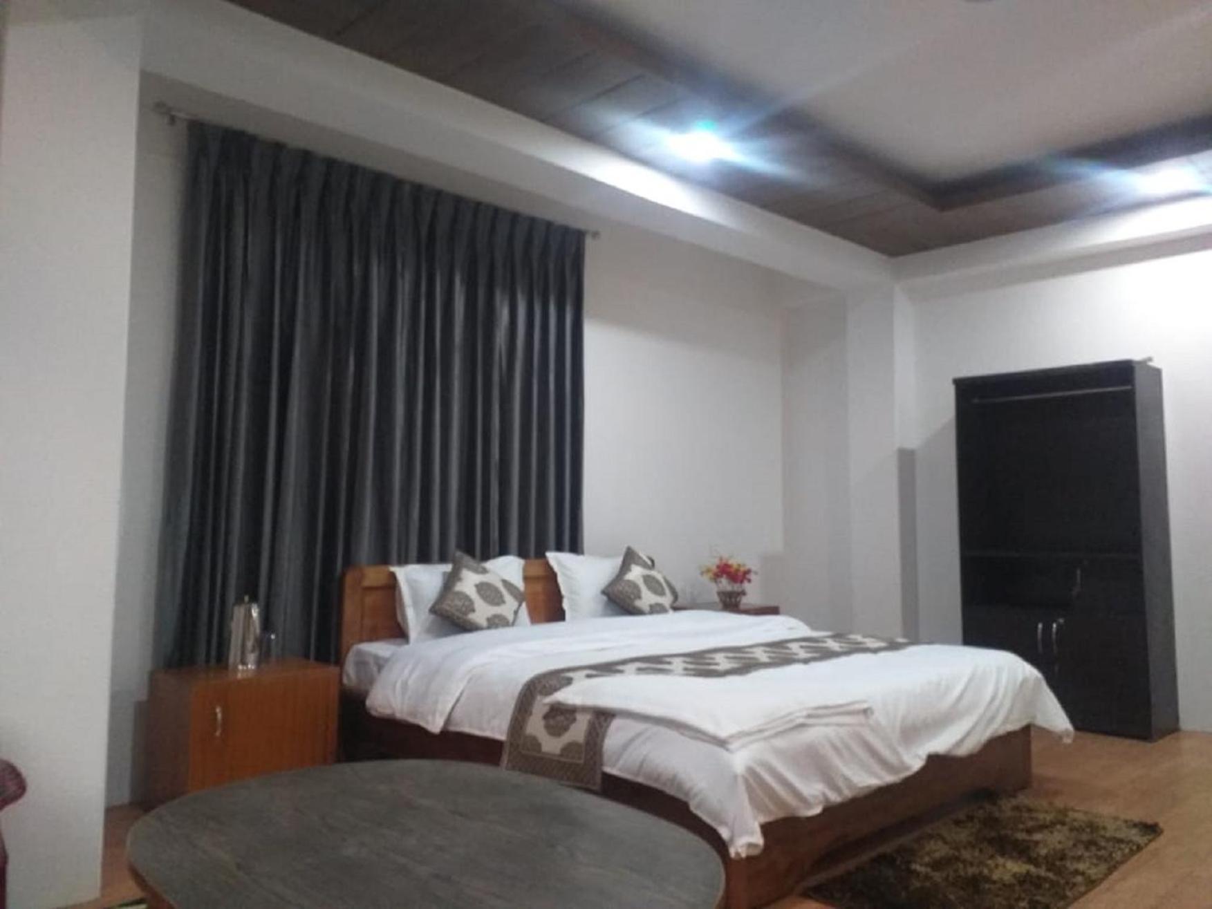 Silk Route Lingtam Resort Exterior photo